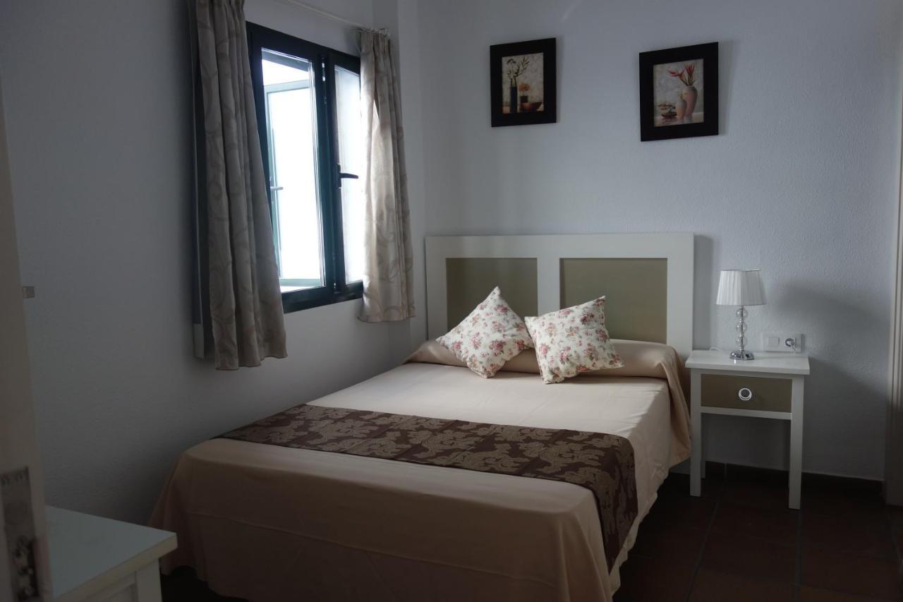 Hotel Dona Lina Sevilla Kültér fotó