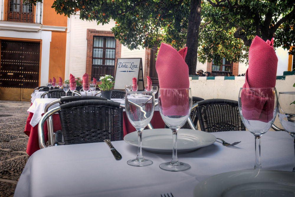 Hotel Dona Lina Sevilla Kültér fotó