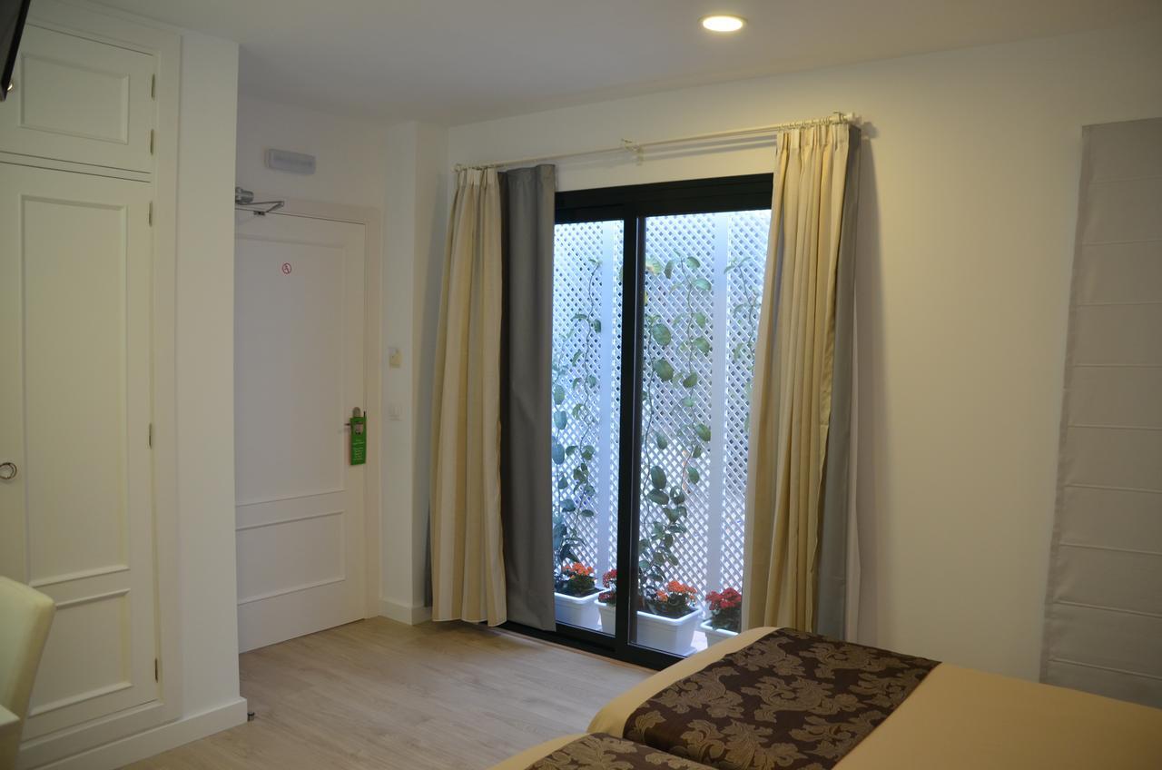 Hotel Dona Lina Sevilla Kültér fotó